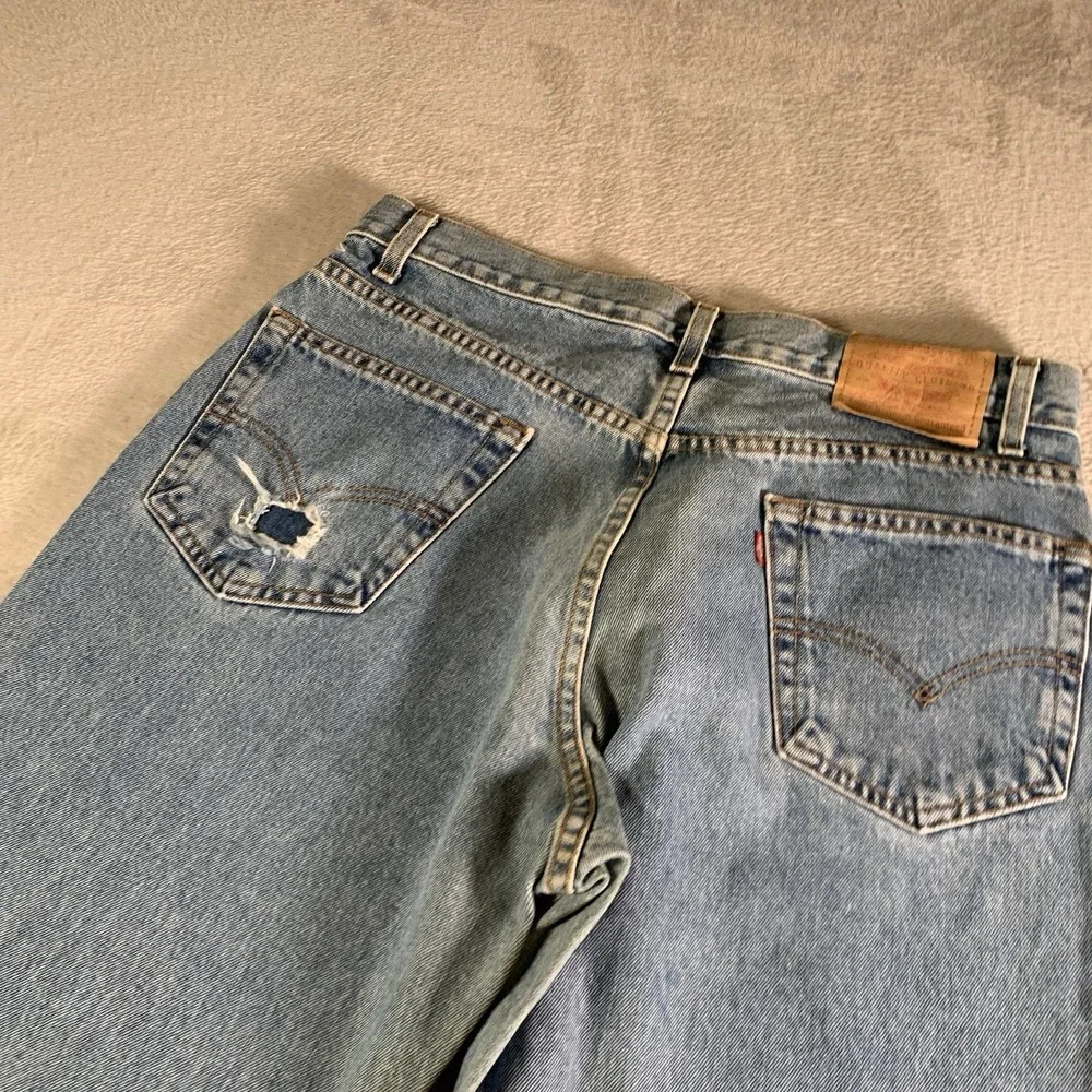 Vintage Levis 550 Jeans Mens 35x30 Blue‎ Light Wash Relaxed Fit Tapered Red Tab